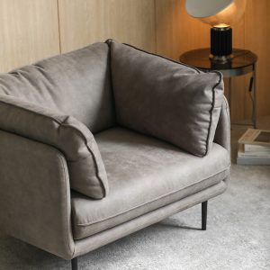 Lucien - Image 2